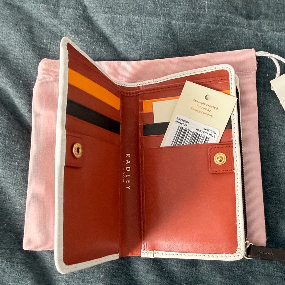 Radley London Pawfect Pals Cream Wallet - Picture 3 of 6